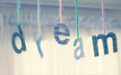 “勇敢”堅(jiān)定夢(mèng)想，不忘初心繼續(xù)前行——12月演講主題1