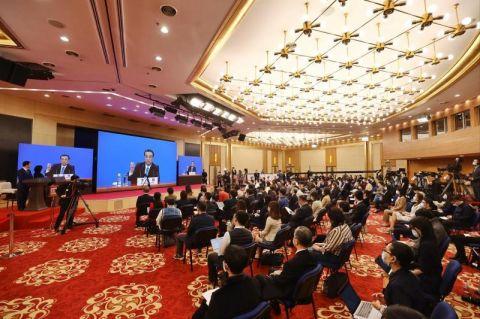 李克強：今年政府支出更多向民生領(lǐng)域傾斜，特別是義務(wù)教育和基本醫(yī)療